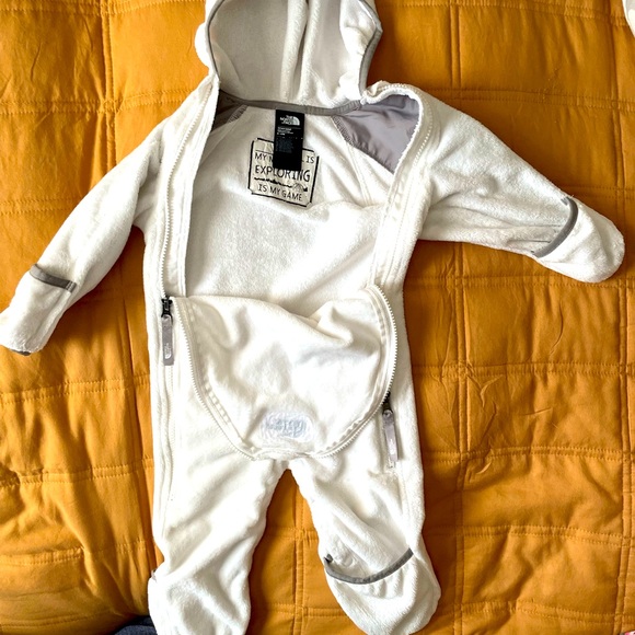 The North Face Infant White Buttery Fleece One Piece Coat Suit - white- 6-12 M - Picture 9 of 11